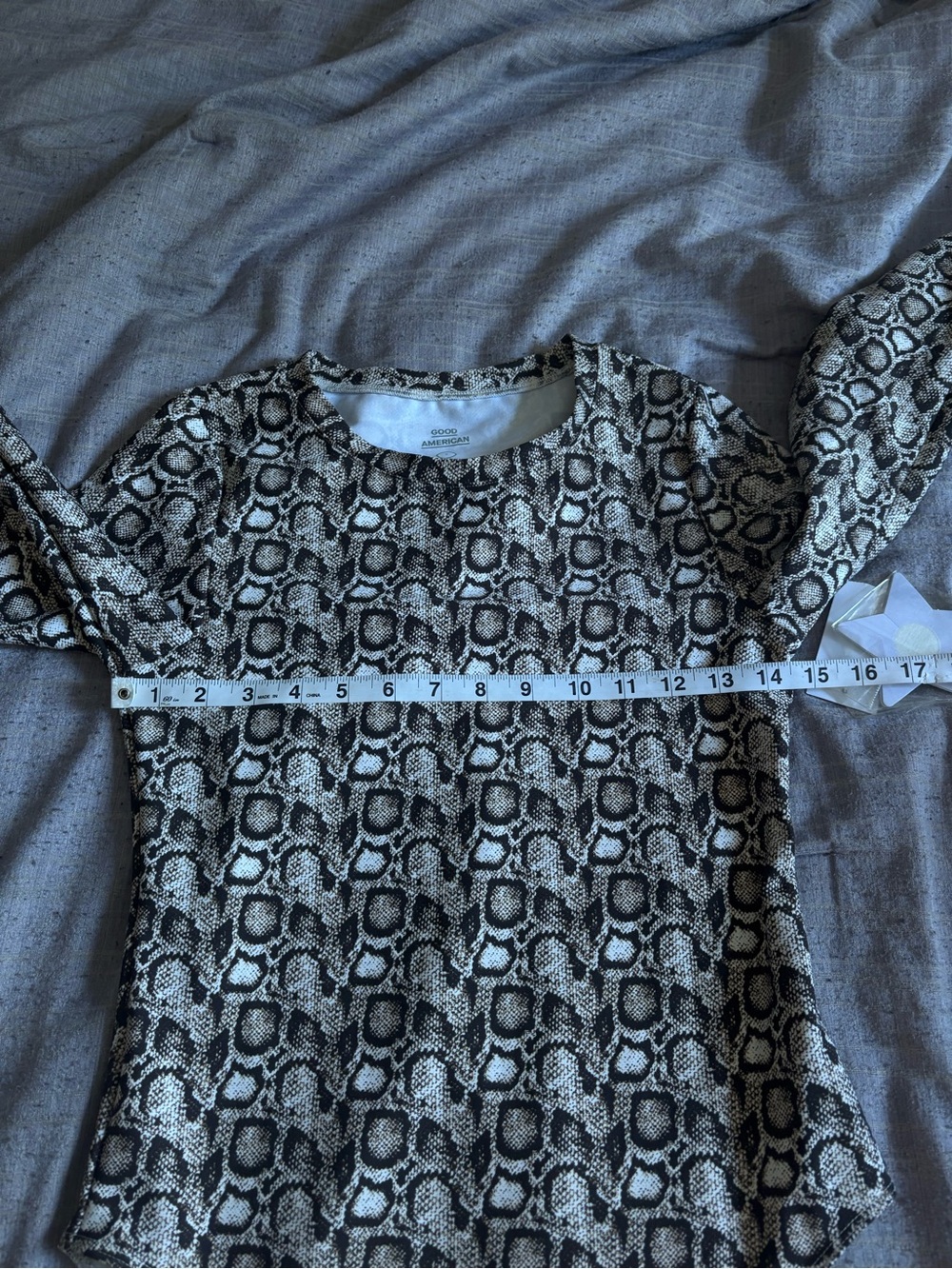 NWT Good American Snakeskin Print Crew Neck Bodysuit Size 3 Large - Picture 12 of 13